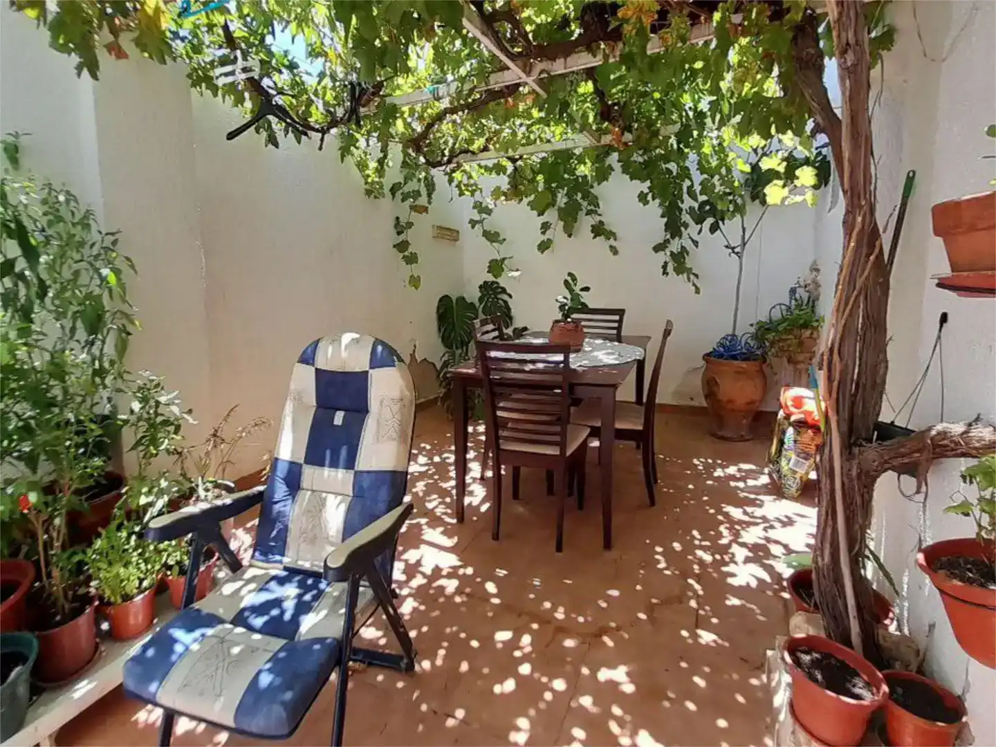 Terrassa de Casa adosada en venda en Peal de Becerro amb Jardí privat, Traster i Moblat