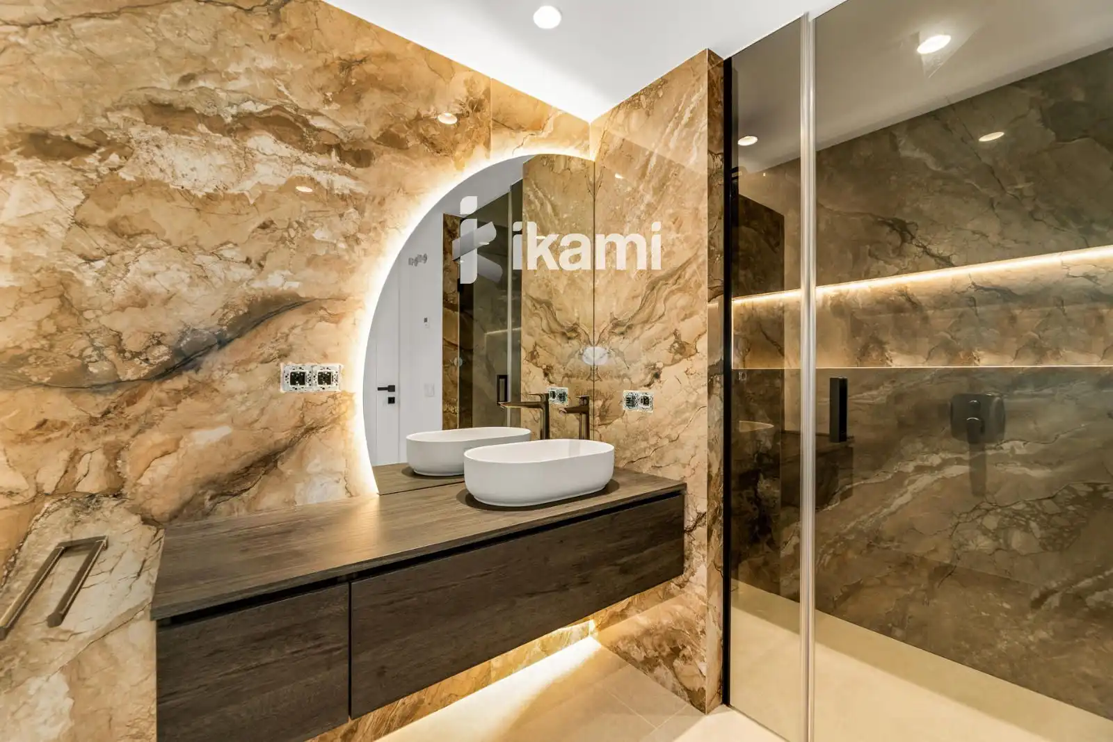 Baño de Casa adosada en venta en Estepona con Aire acondicionado, Terraza y Piscina