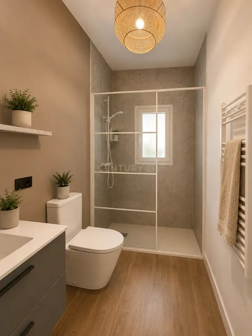 Bathroom of Houses for sale in Arroyo de la Luz  with Air Conditioner, Private garden and Swimming Pool
