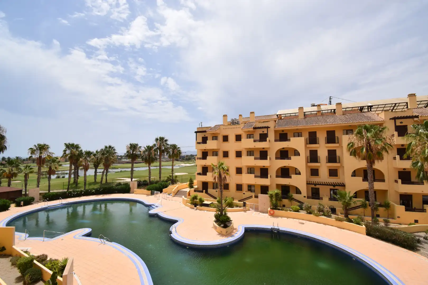 Außenansicht von Wohnungen zum Verkauf in Los Alcázares mit Klimaanlage, Heizung und Terrasse