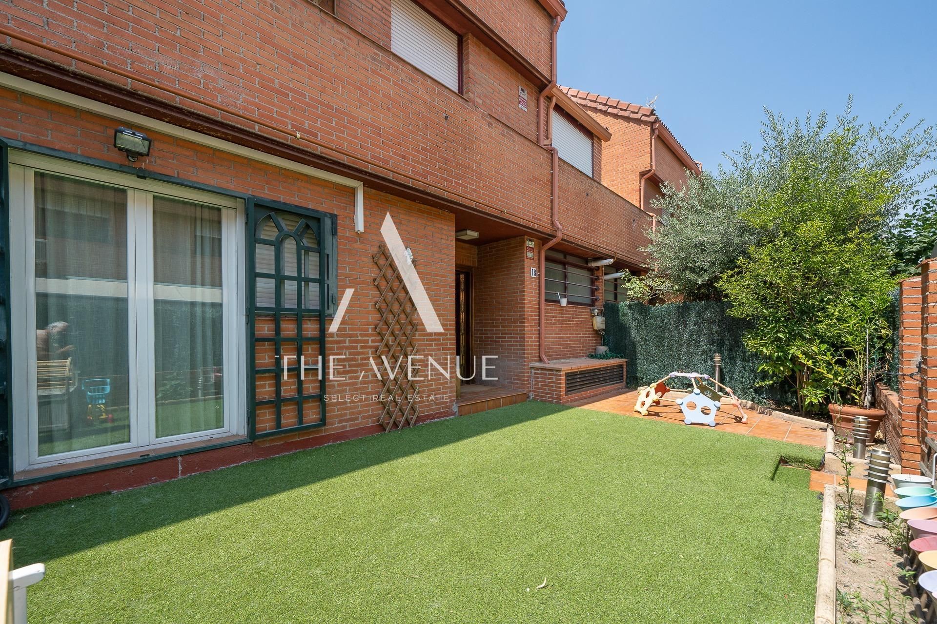 Exterior view of Single-family semi-detached for sale in Boadilla del Monte