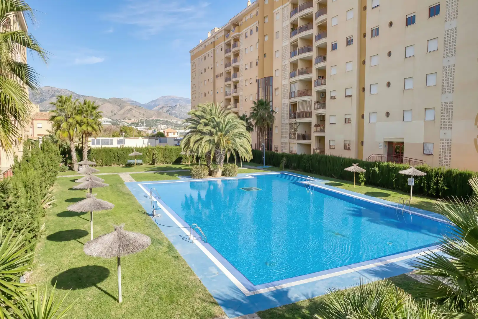 Piscina de Piso en venta en Villajoyosa / La Vila Joiosa con Terraza, Horno y Piscina comunitaria