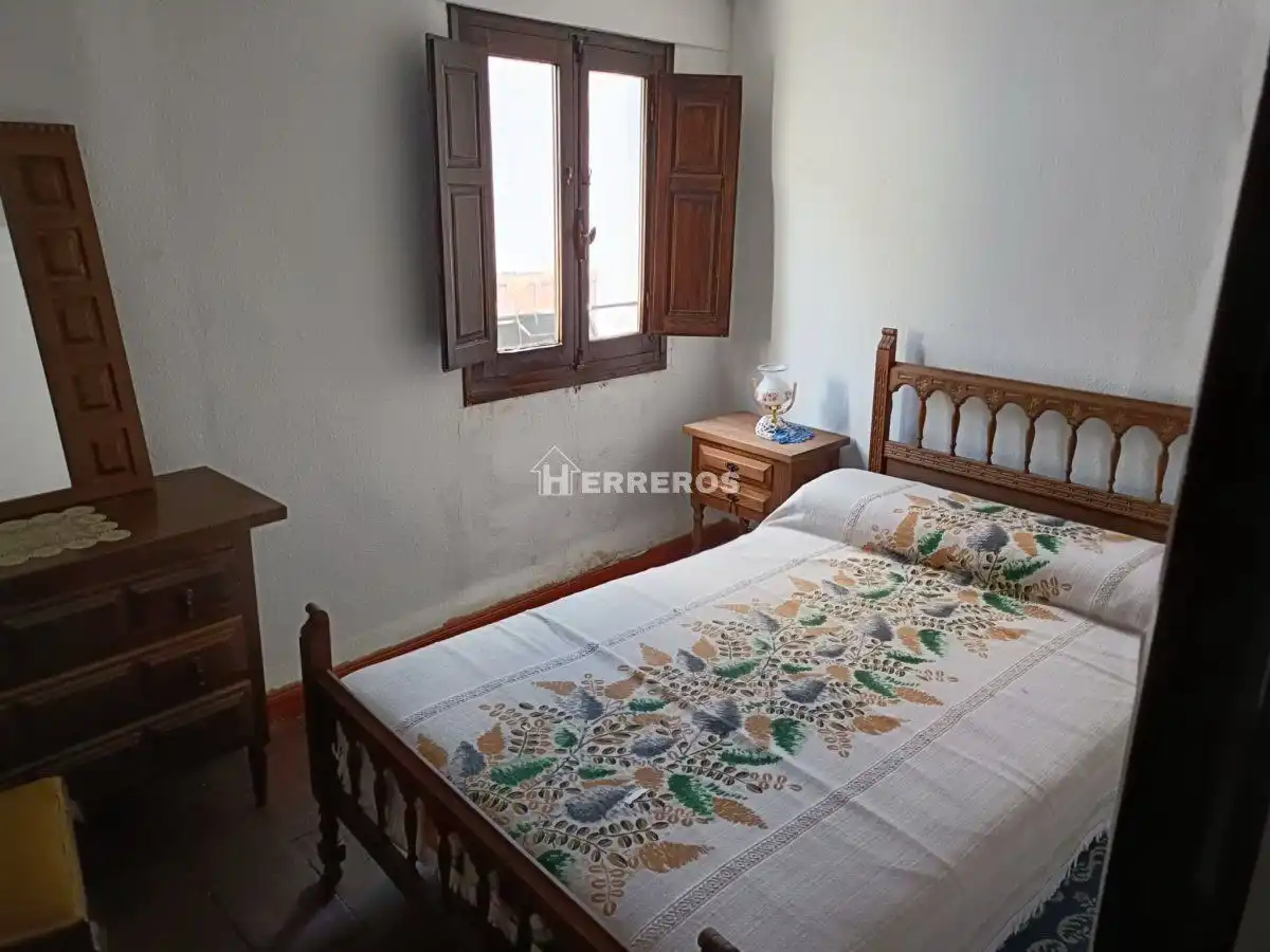 Habitación de Casa o chalet en venta en Villanueva de Cameros con Calefacción, Trastero y Balcón