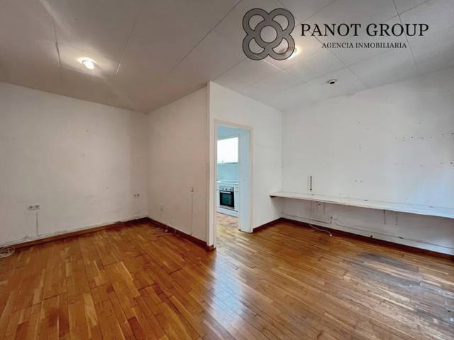 Piso en Venta en Carrer de Sant Antoni Abat en El Raval