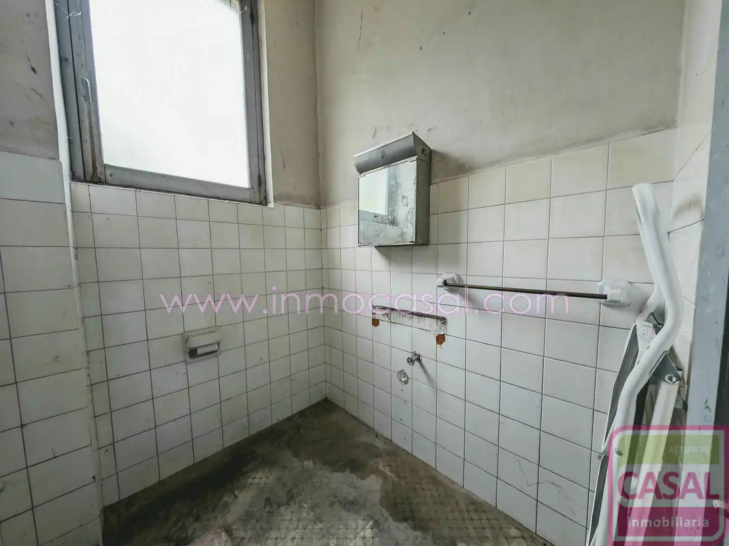 Baño de Casa o chalet en venta en Oviedo  con Calefacción y Trastero