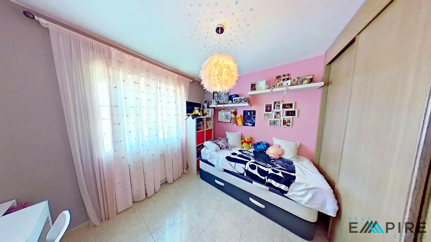 Bedroom of Flat for sale in Parla  with Air Conditioner, Heating and Storage room