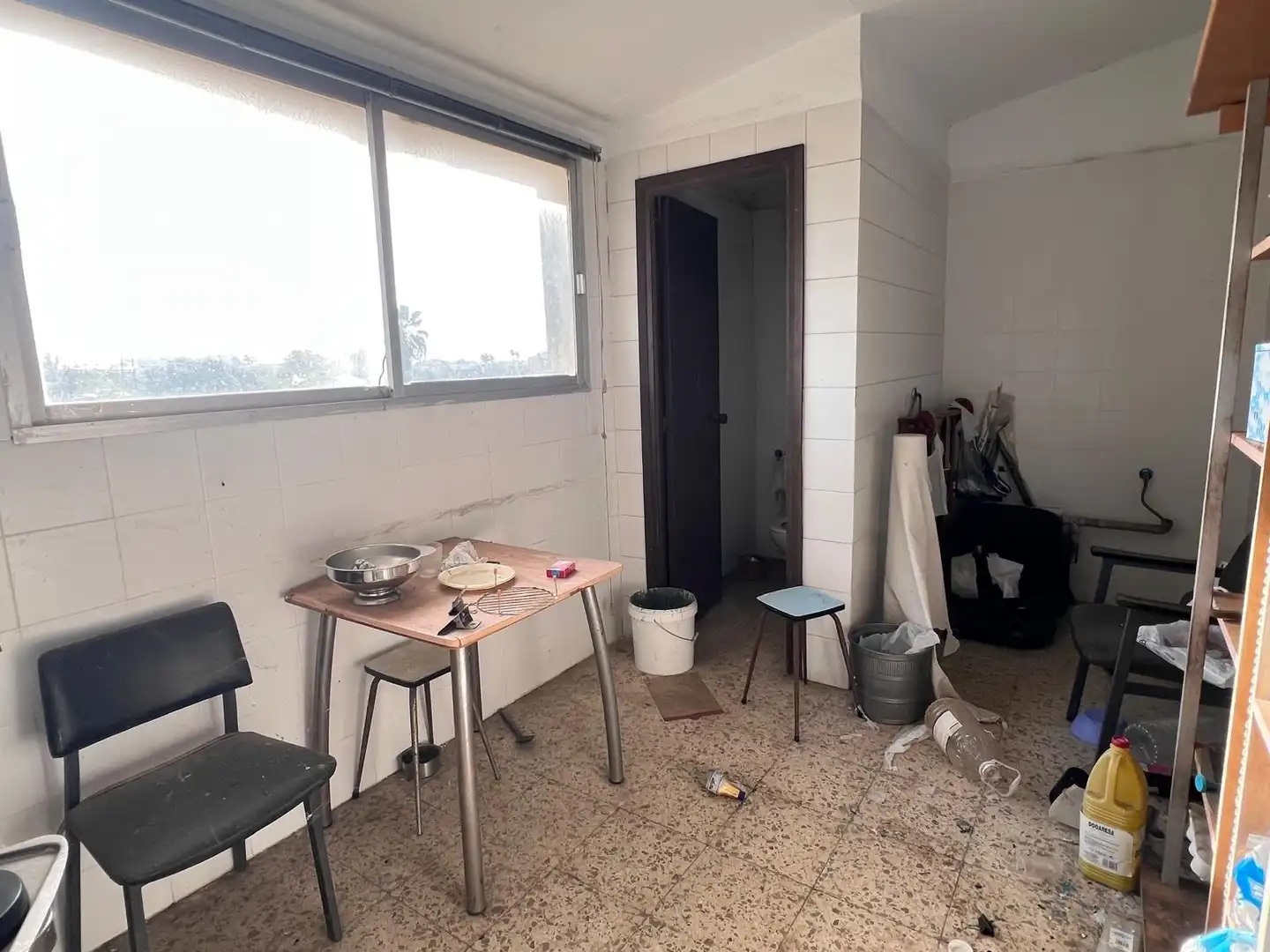 Cocina de Nave industrial en venta en La Línea de la Concepción
