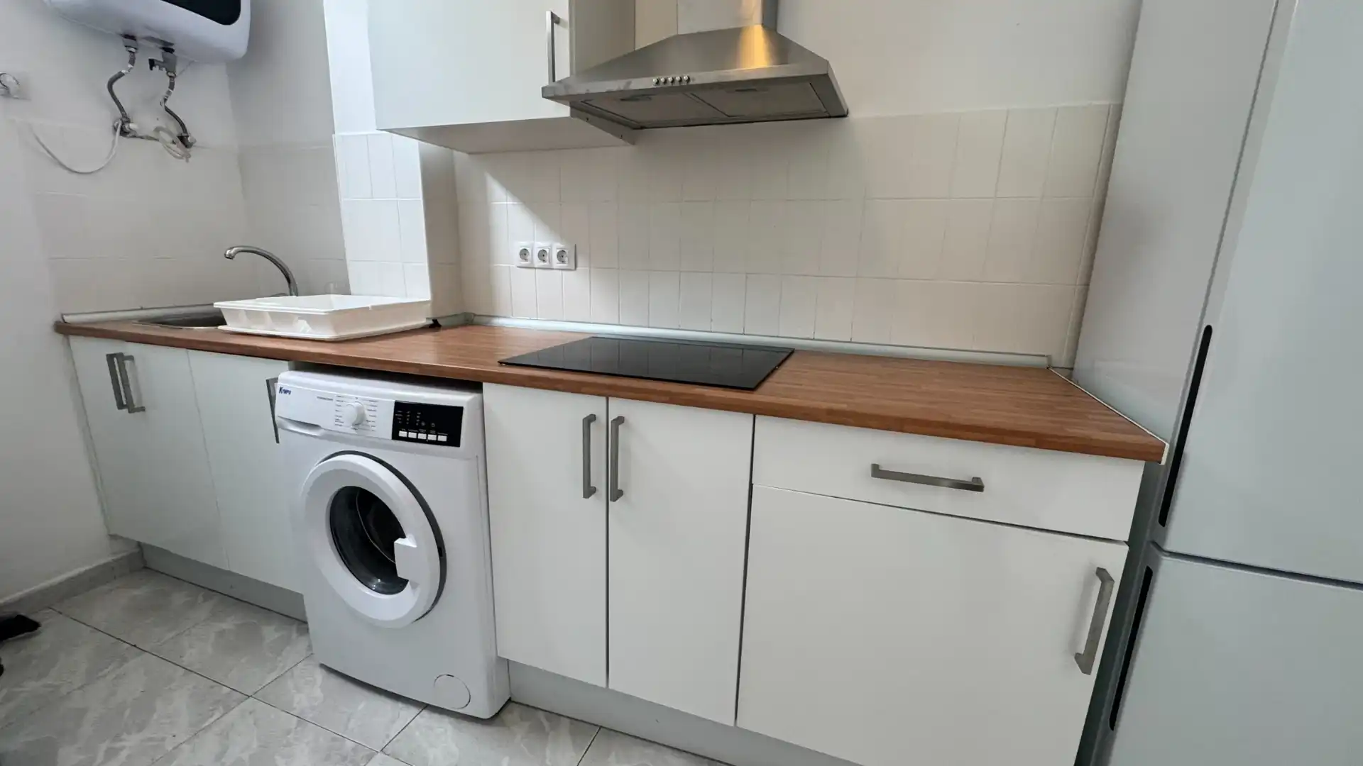 Küche von Wohnung zur untervermieten in Las Palmas de Gran Canaria mit Möbliert, Waschmaschine und Mikrowelle