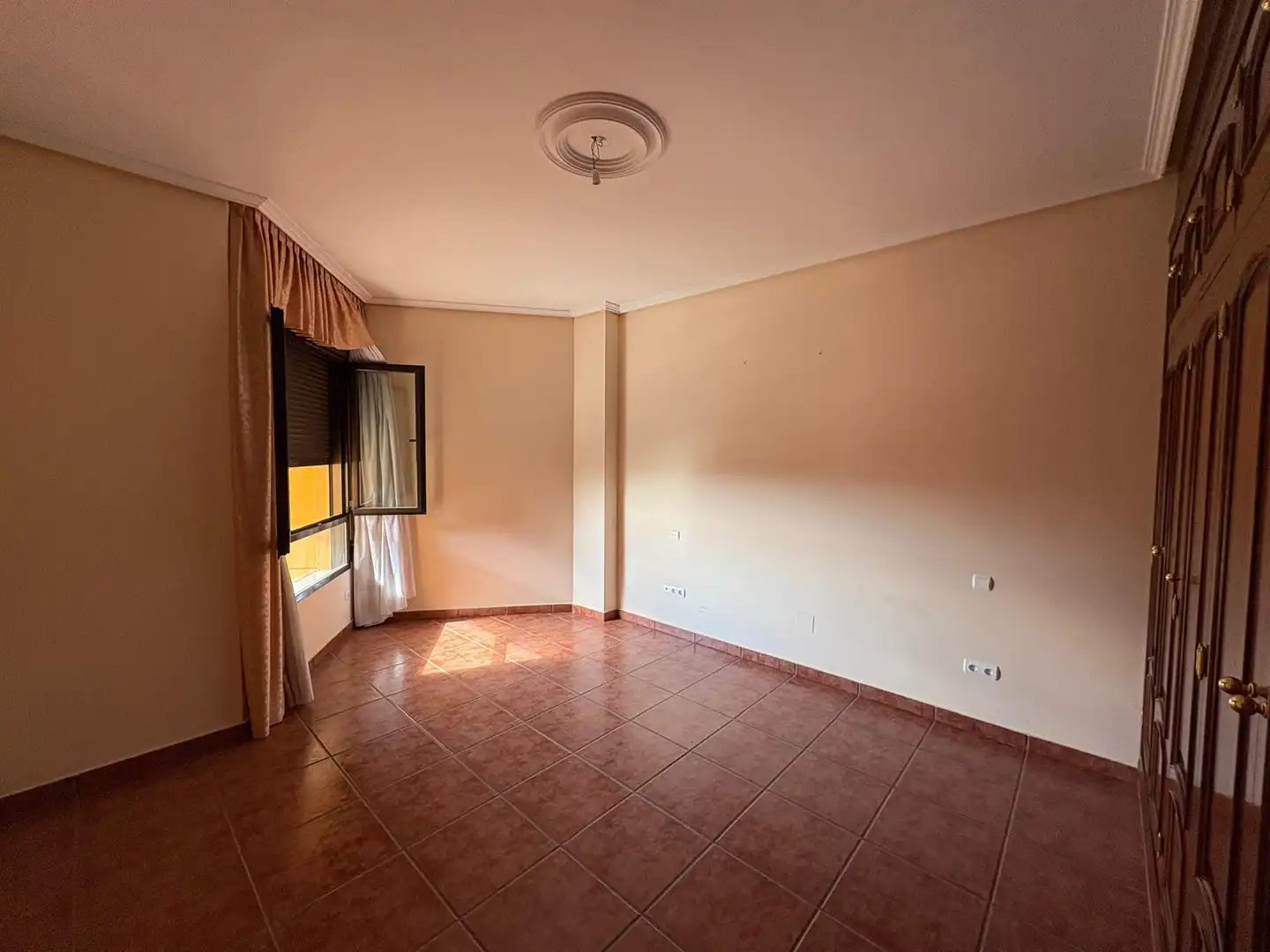 Dormitori de Casa o xalet en venda en Íscar amb Calefacció, Jardí privat i Terrassa