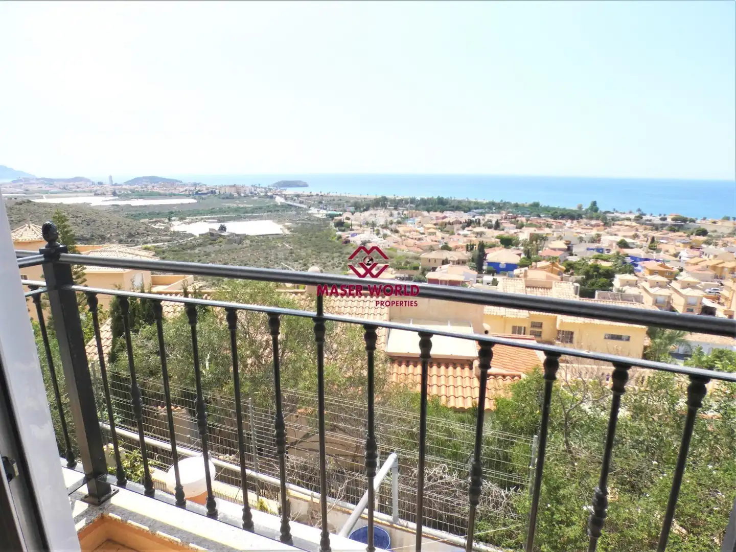 Vista exterior de Casa o xalet en venda en Mazarrón amb Jardí privat, Terrassa i Piscina