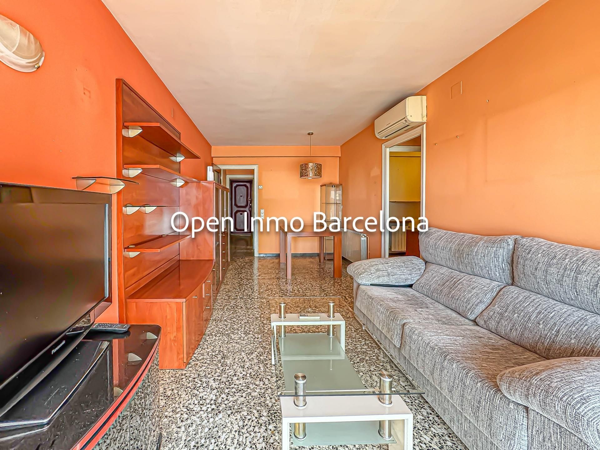 Sala d'estar de Àtic en venda en Vilanova i la Geltrú amb Aire condicionat, Calefacció i Terrassa
