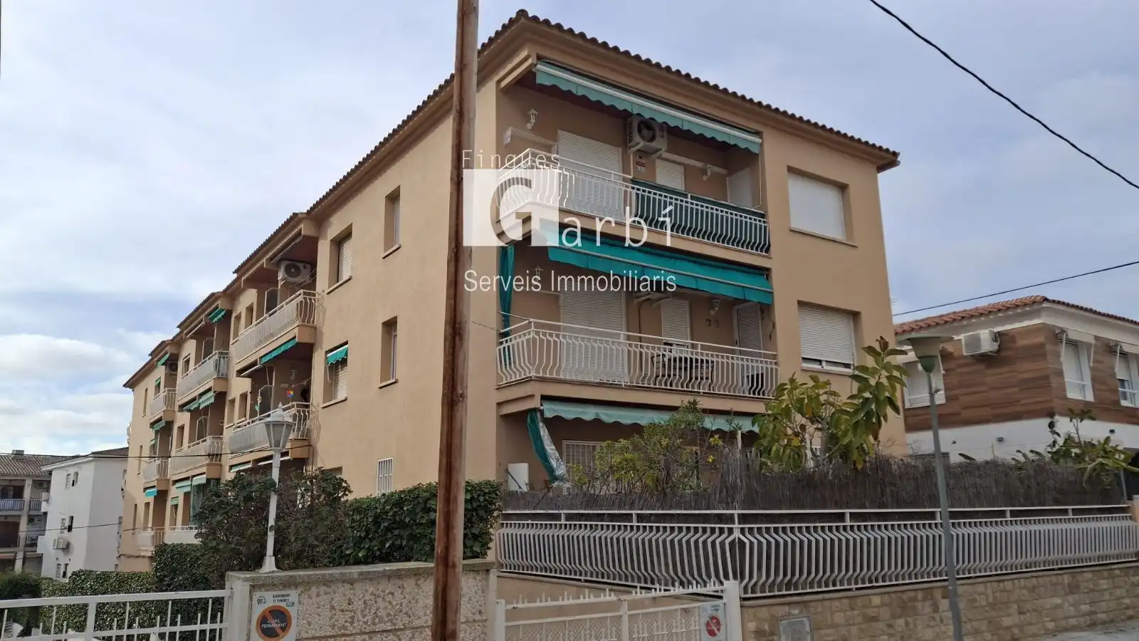 Außenansicht von Garage zum Verkauf in El Vendrell