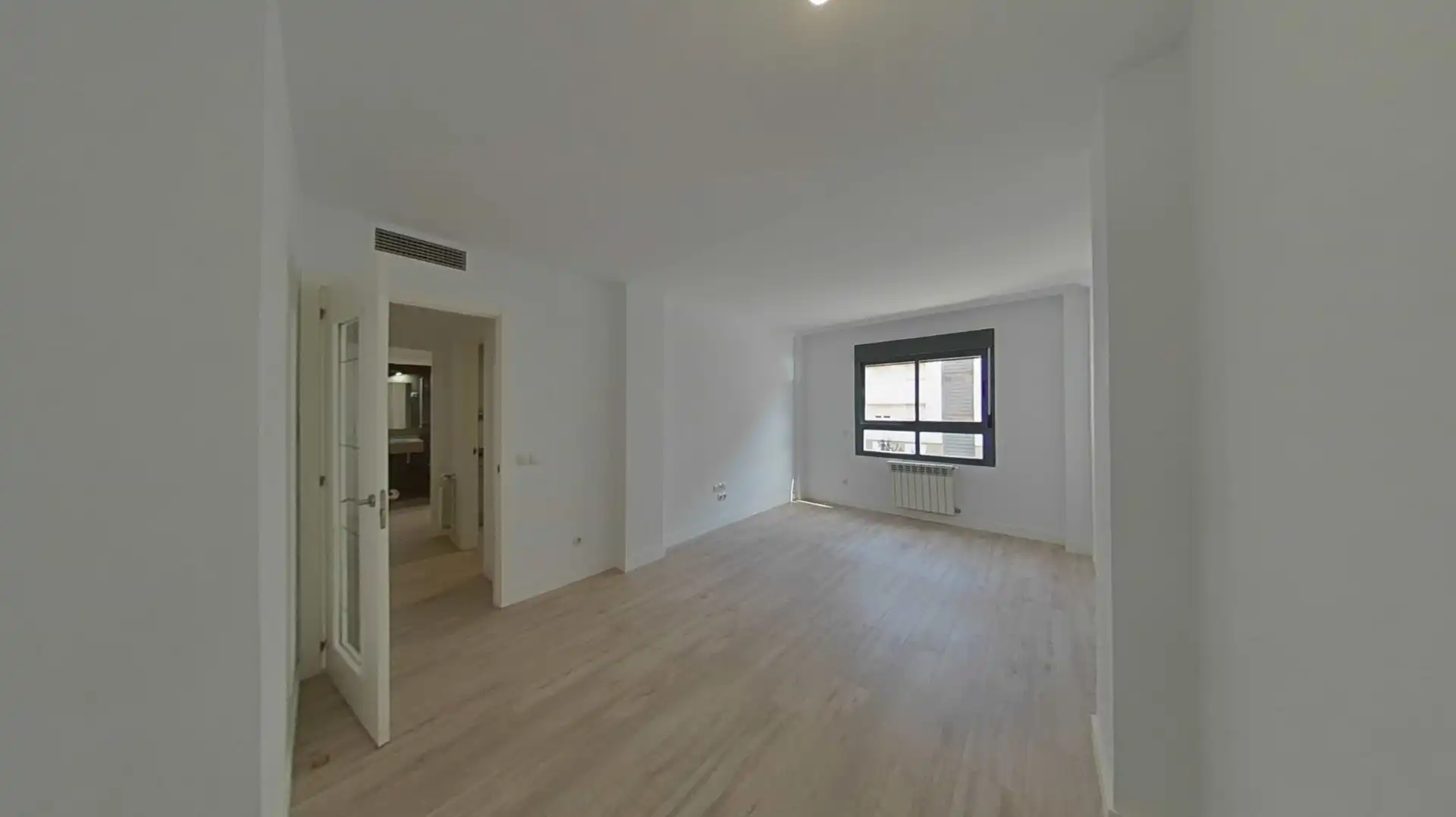 Bedroom of Flat for sale in Madrid  with Air Conditioner, Heating and Parquet flooring