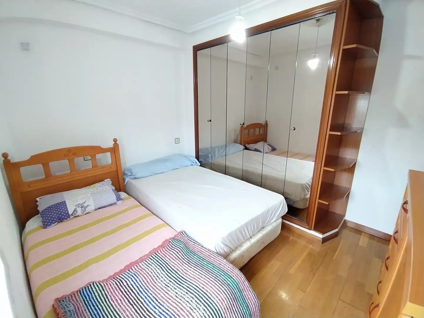 Habitación de Piso en venta en Avilés con Calefacción, Parquet y Amueblado