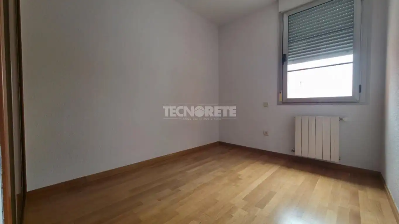 Habitación de Casa adosada en venta en Guadalajara con Jardín privado, Parquet y Terraza