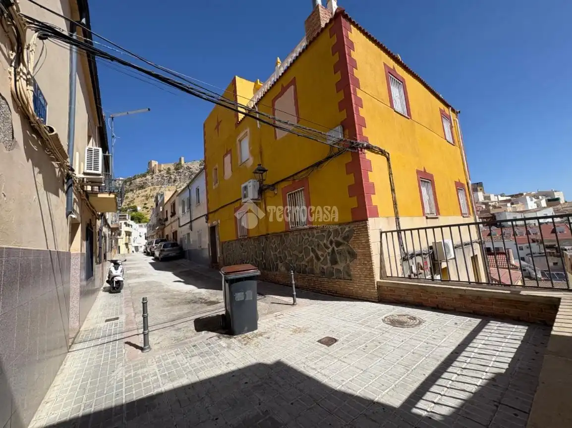Semi-detached house for sale in San Felipe - El Almendral - La Merced
