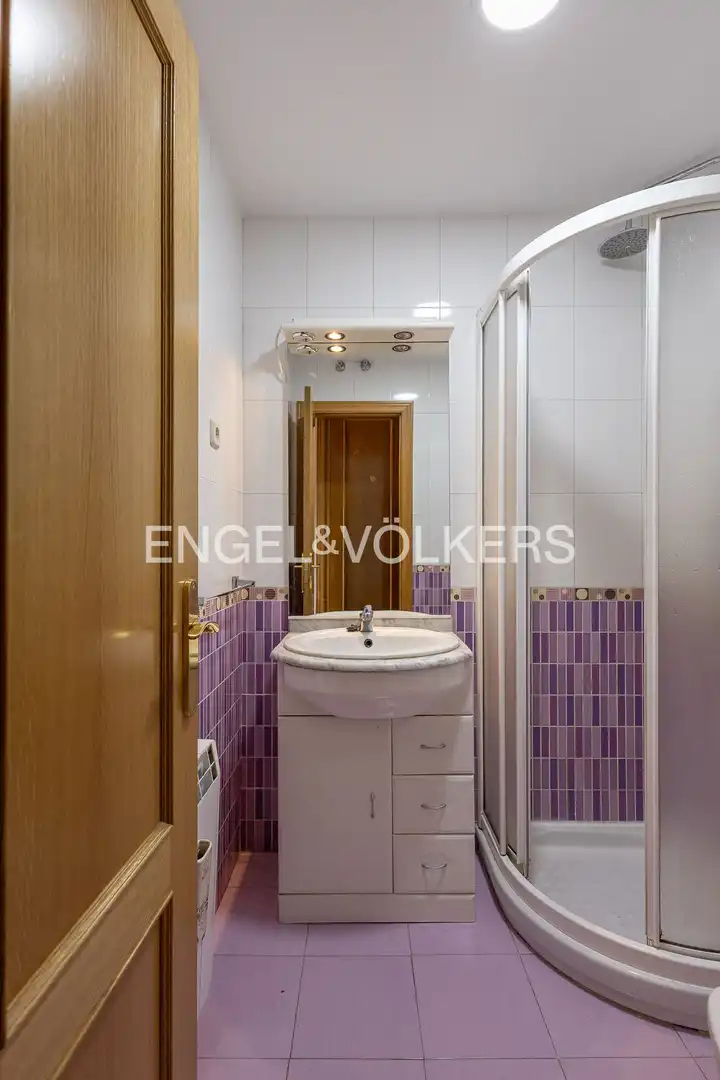 Baño de Piso en venta en Madrid con Aire acondicionado, Calefacción y Amueblado