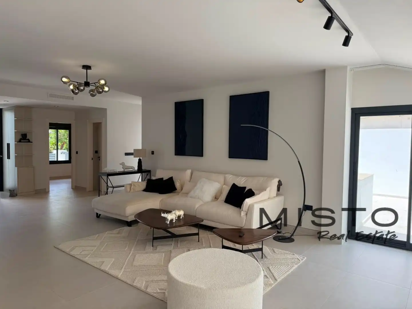 Living room of Houses for rent in Nueva Andalucía