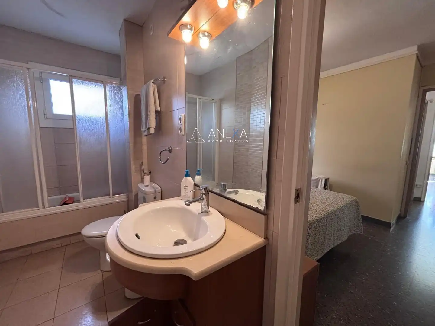Badezimmer von Wohnung zum Verkauf in Barcelona mit Heizung, Terrasse und Balkon