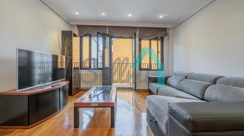 Foto 2 de Piso de alquiler en Ramiro I Rey, Vallobín, Oviedo