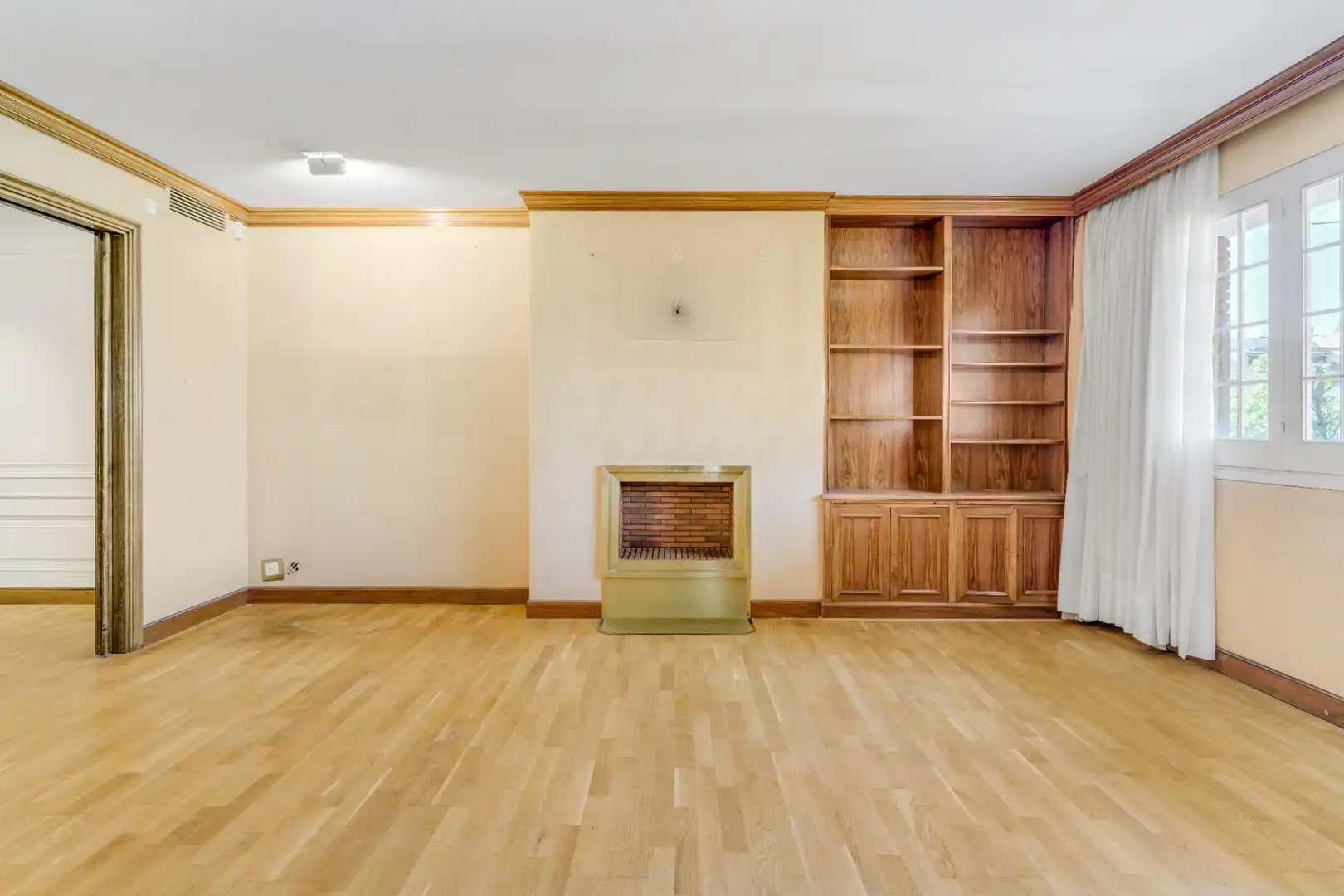 Wohnzimmer von Maisonette zum Verkauf in Barcelona mit Klimaanlage, Parkett und Terrasse
