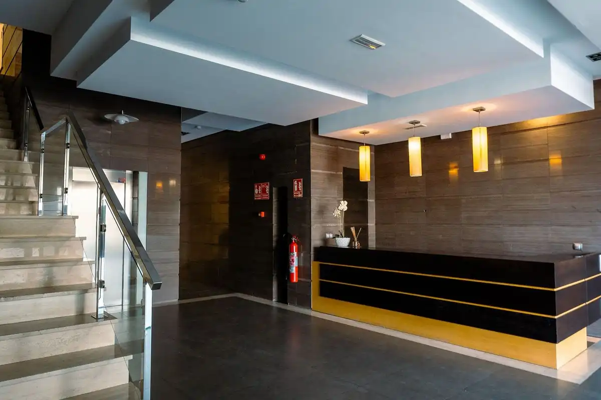 Office for rent in Estepona  with Air Conditioner