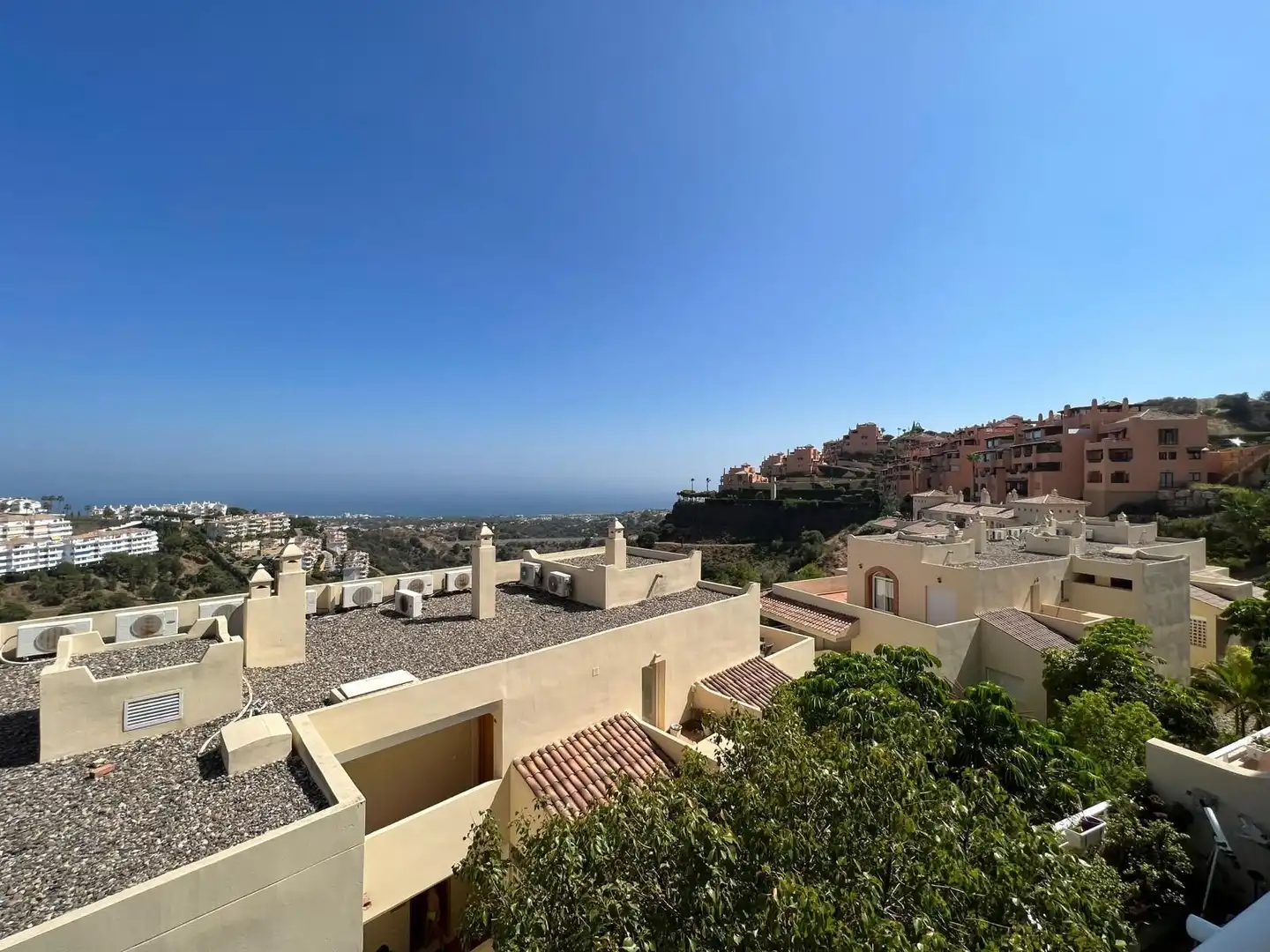 Apartamento con piscina en venta en Calahonda, imagen 8