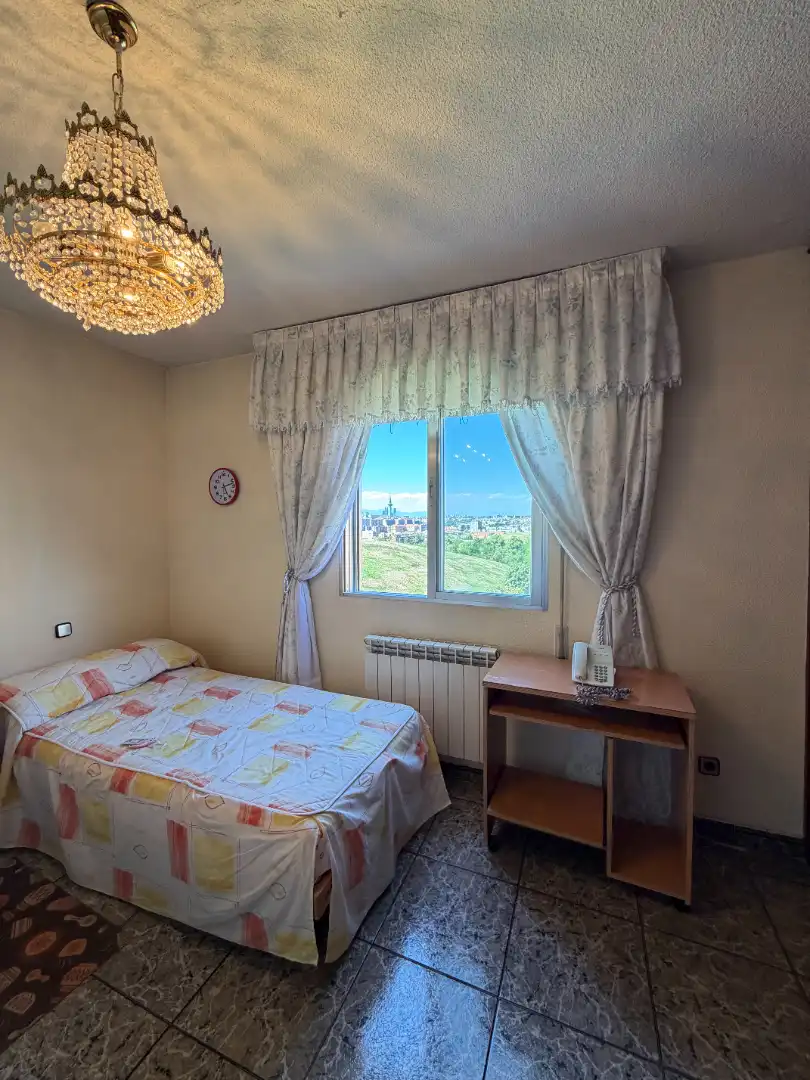 Habitación de Piso en venta en Madrid con Calefacción, Terraza y Amueblado