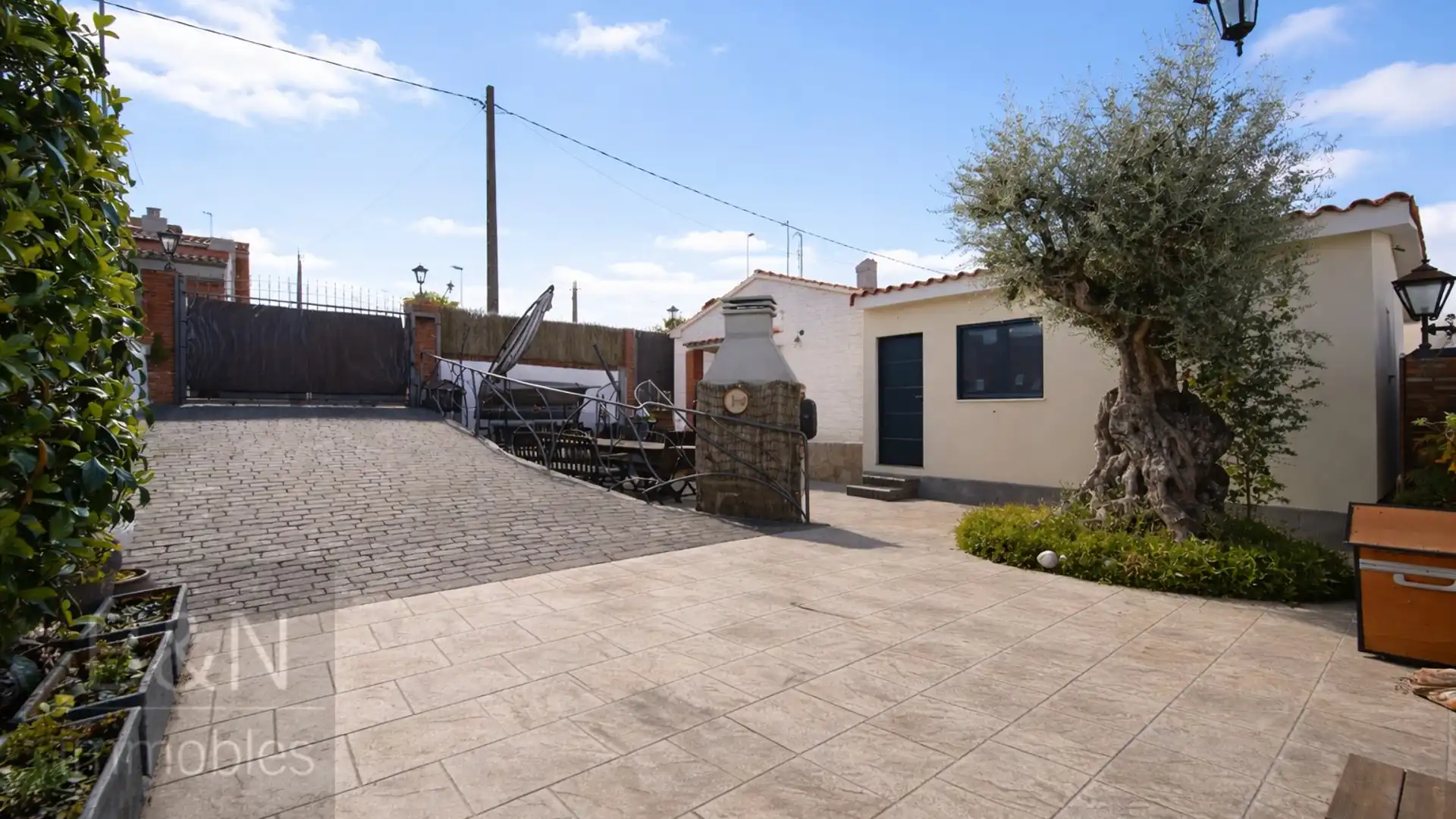 Vista exterior de Casa o chalet en venta en Rubí con Aire acondicionado, Calefacción y Piscina