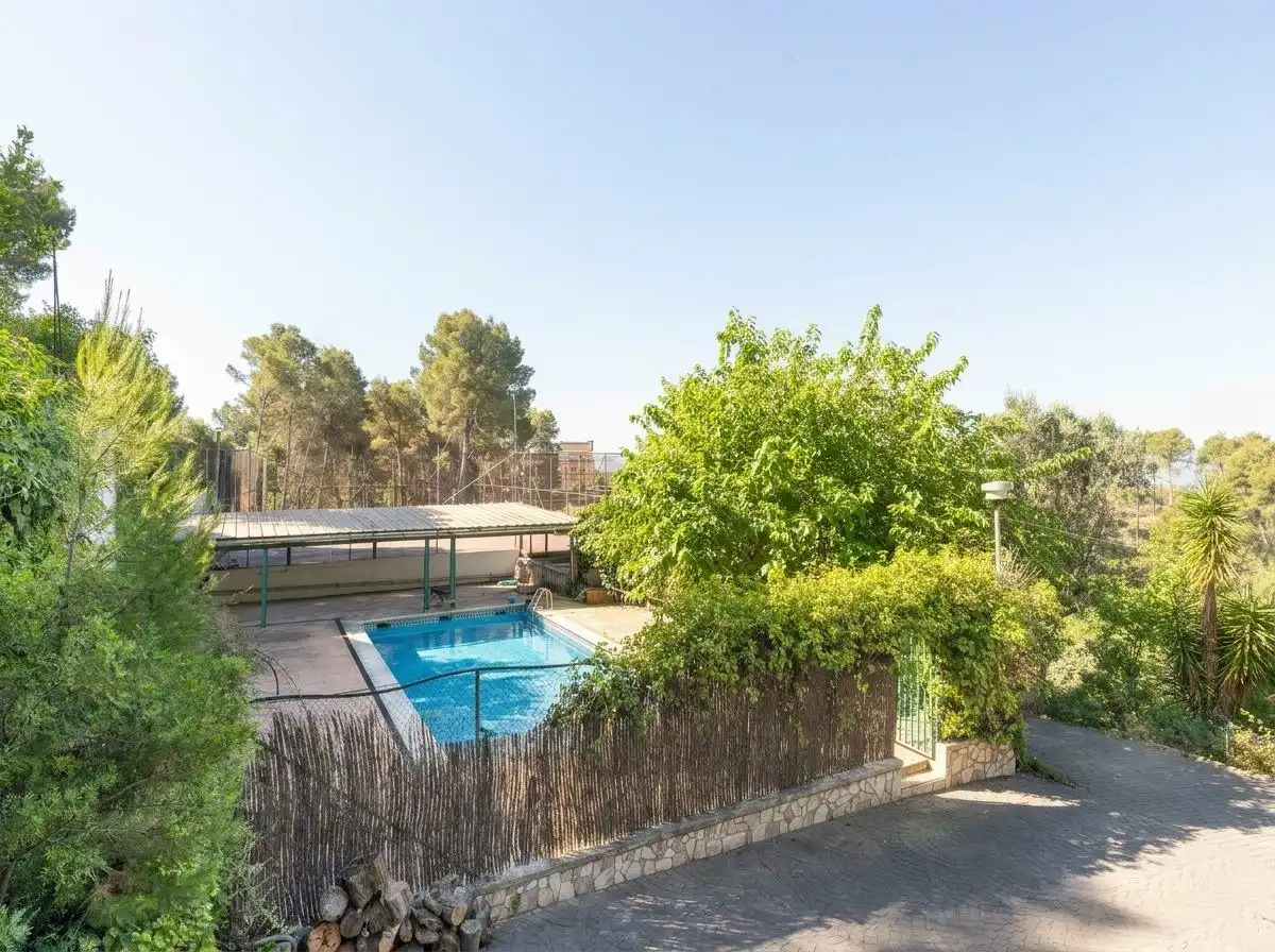 Piscina de Casa o xalet en venda en Rubí amb Aire condicionat, Jardí privat i Terrassa