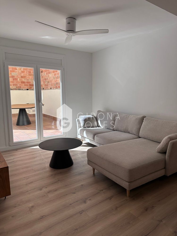 Living room of Flat to rent in Girona Capital  with Air Conditioner, Heating and Terrace