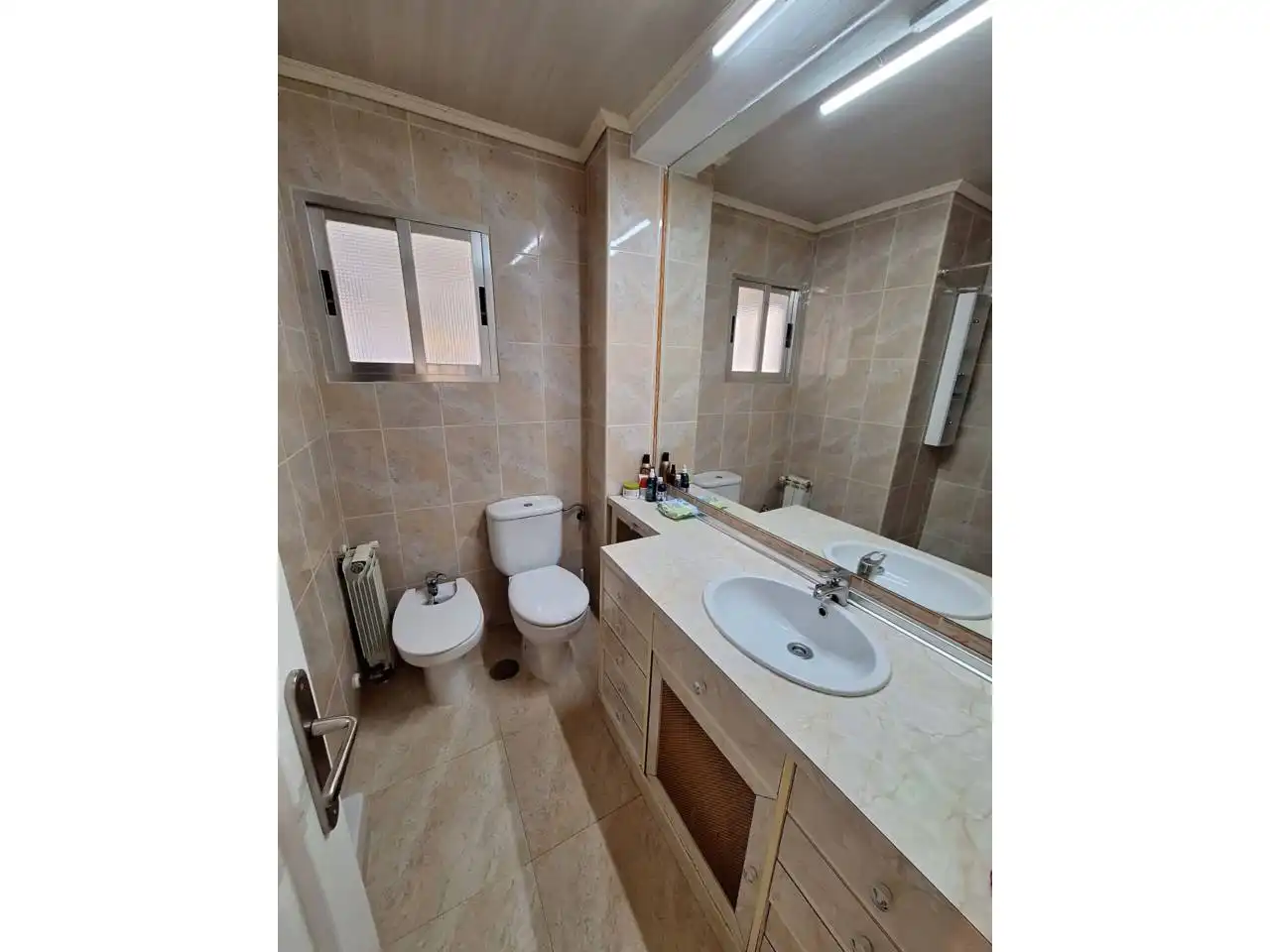 Badezimmer von Wohnung zur Miete in Leganés mit Klimaanlage, Heizung und Terrasse