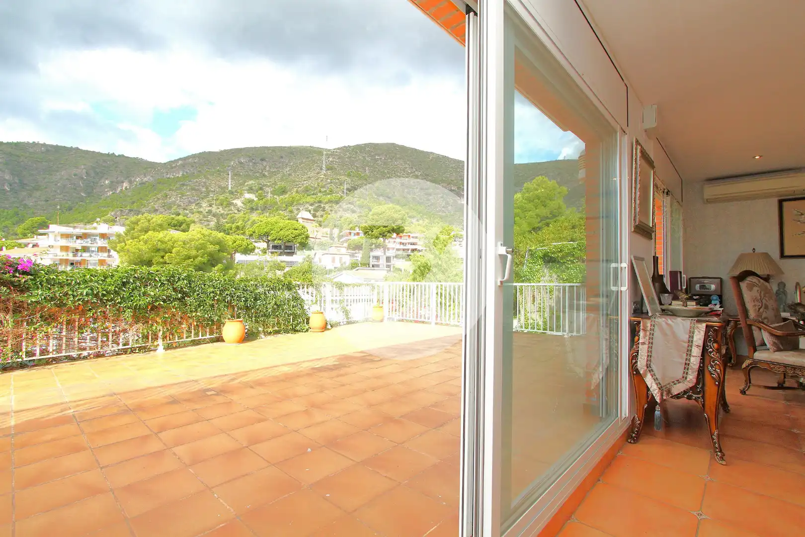 Vista exterior de Casa o chalet en venta en Castelldefels con Aire acondicionado, Calefacción y Jardín privado