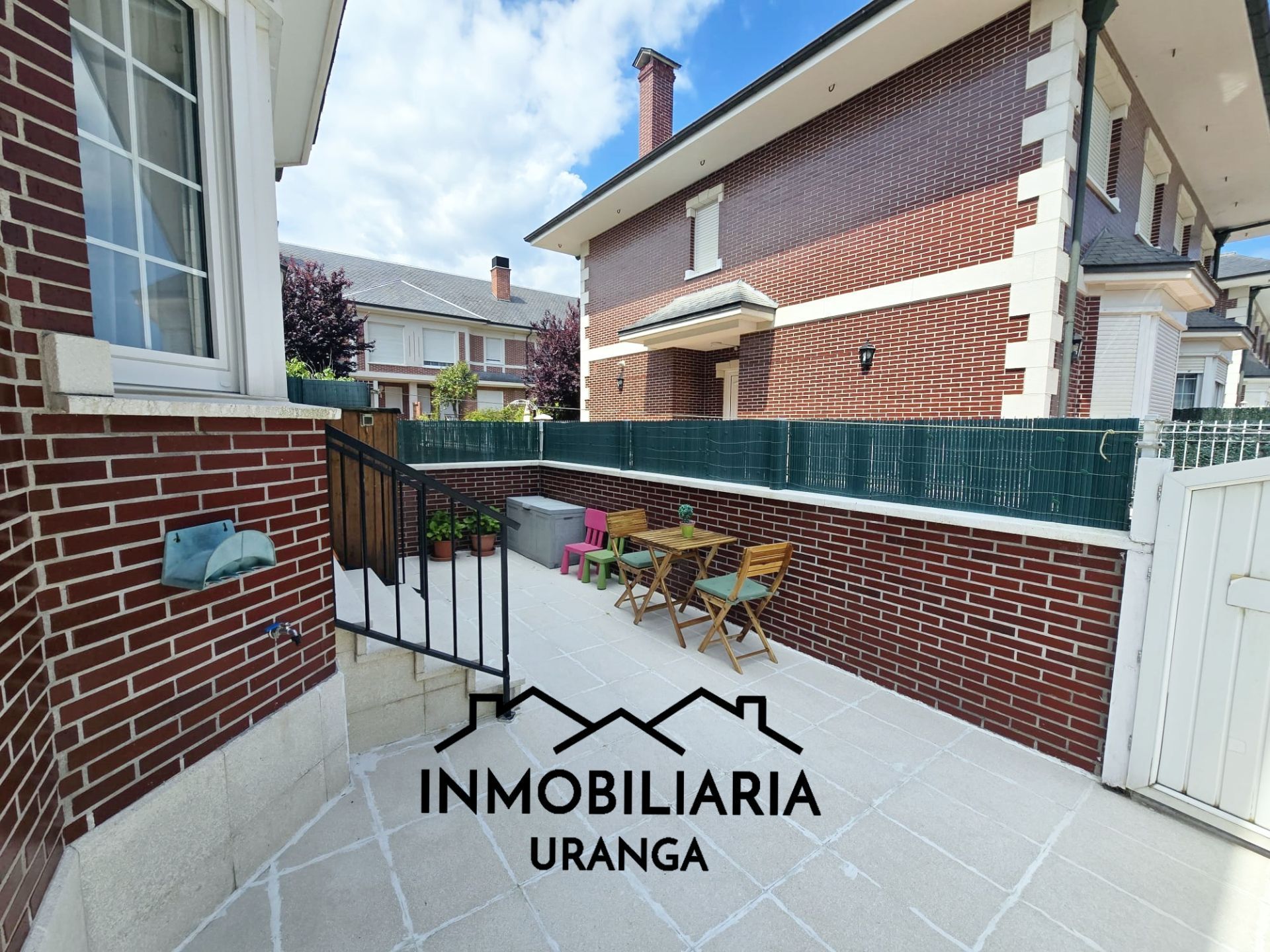 Exterior view of House or chalet for sale in Laredo  with Heating and Storage room