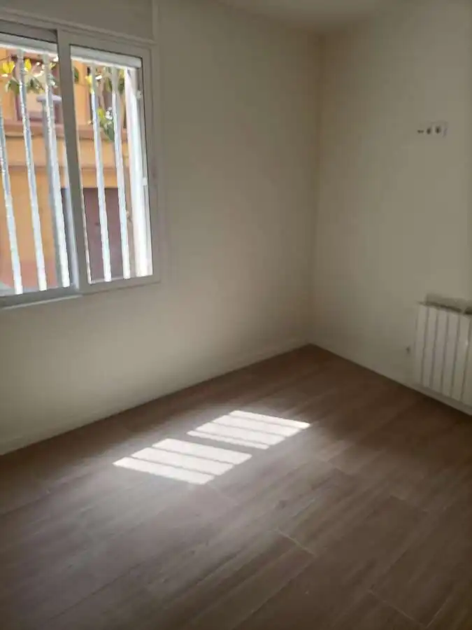 Dormitori de Pis en venda en Cornellà de Llobregat amb Aire condicionat