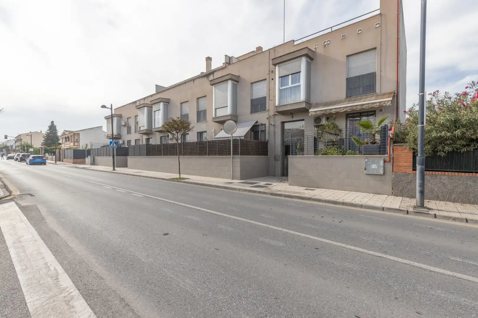 Vista exterior de Pis en venda en Cúllar Vega amb Calefacció i Traster