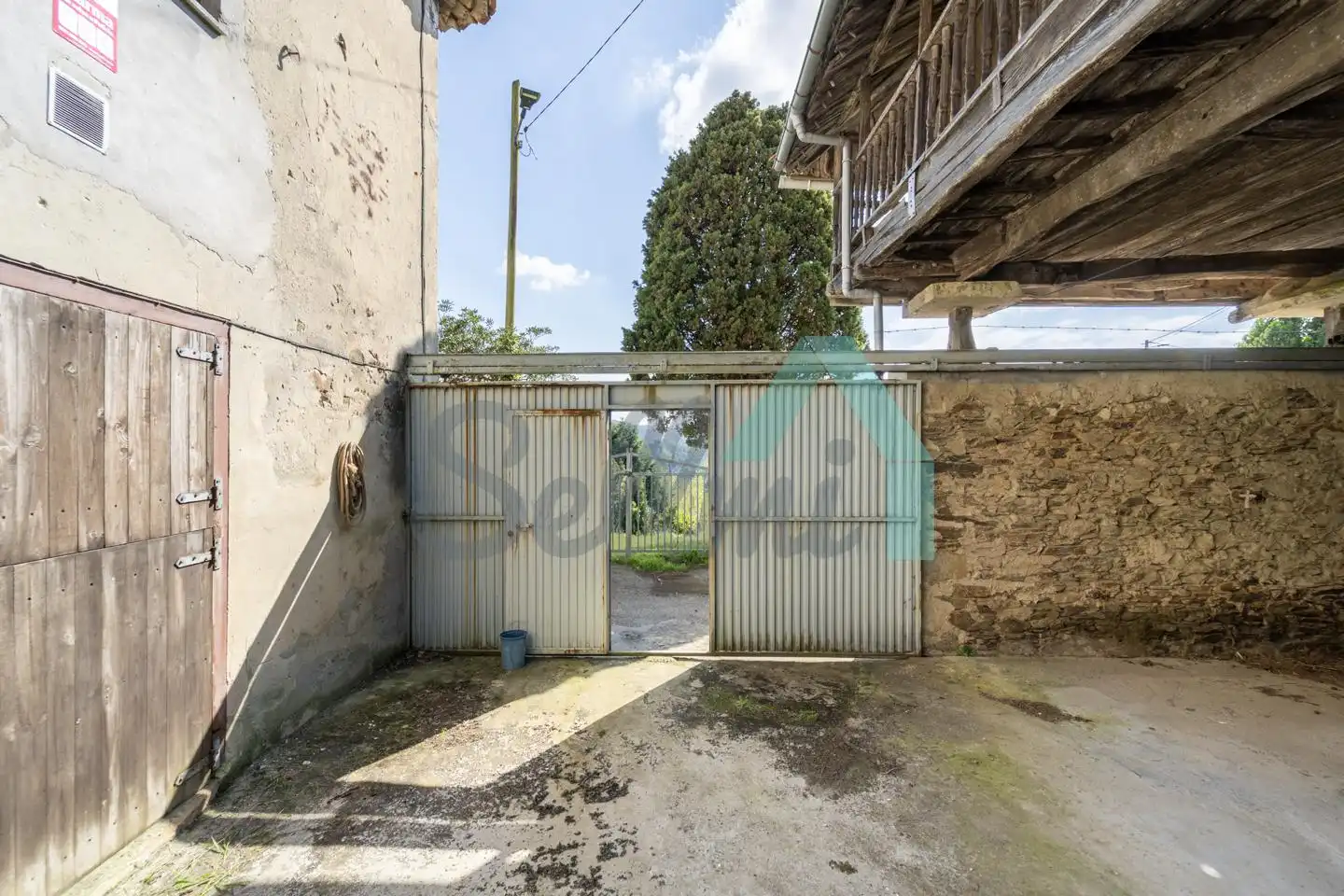 Vista exterior de Casa o xalet en venda en Cudillero amb Jardí privat, Parquet i Terrassa