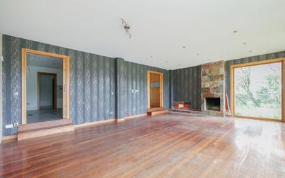 Sala d'estar de Casa o xalet en venda en Nigrán amb Jardí privat