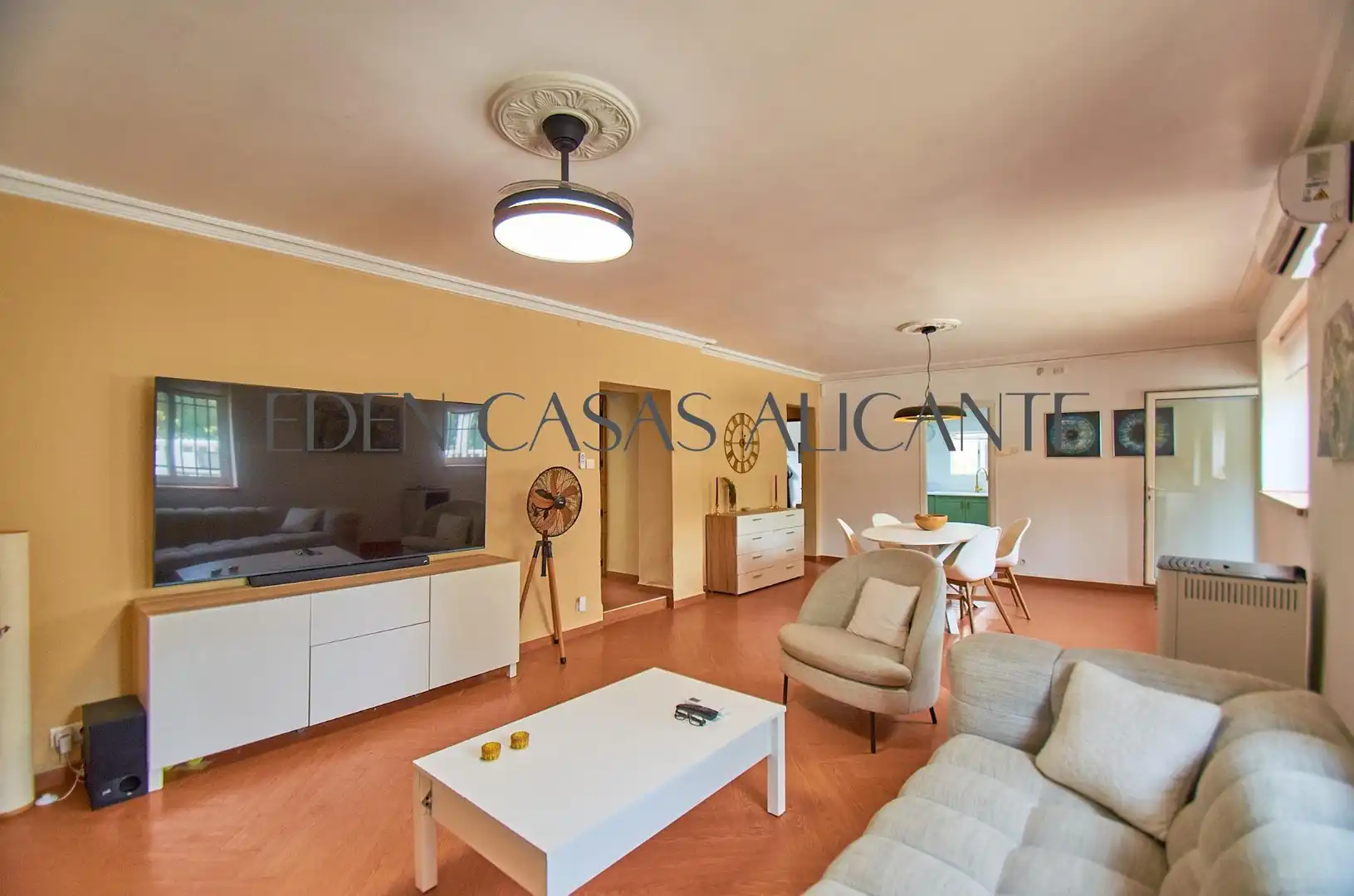 Sala de estar de Casa o chalet en venta en Biar con Aire acondicionado, Calefacción y Jardín privado