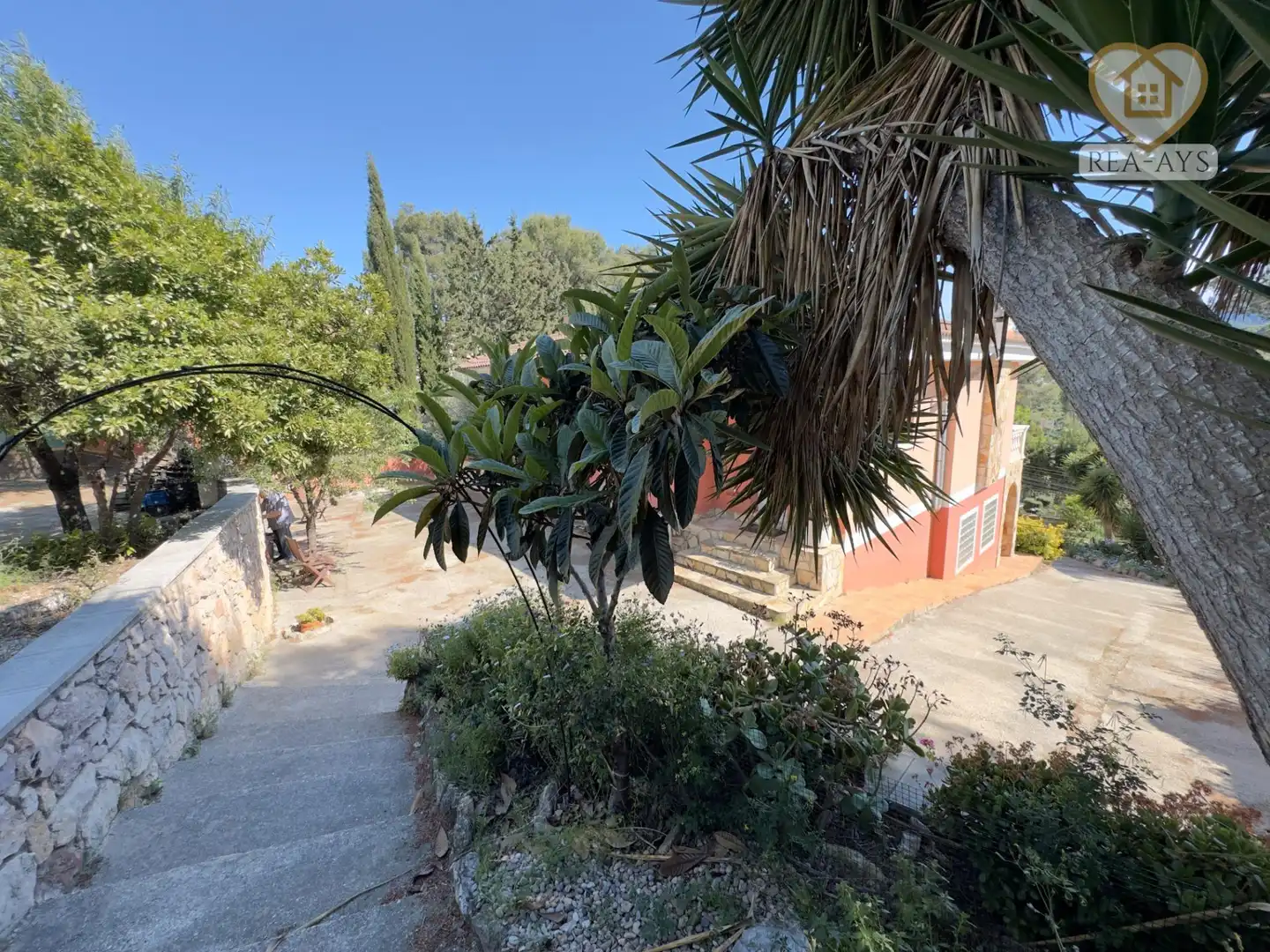 Vista exterior de Casa o xalet en venda en Vallirana amb Calefacció, Jardí privat i Terrassa