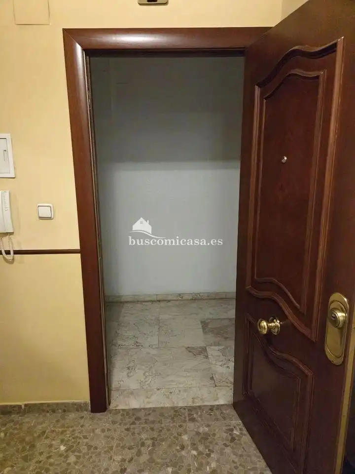 Dormitori de Pis en venda en Jaén amb Aire condicionat, Calefacció i Balcó