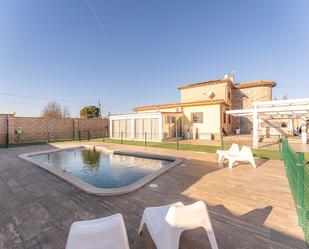 Piscina de Casa o xalet en venda en El Viso de San Juan amb Aire condicionat, Calefacció i Jardí privat