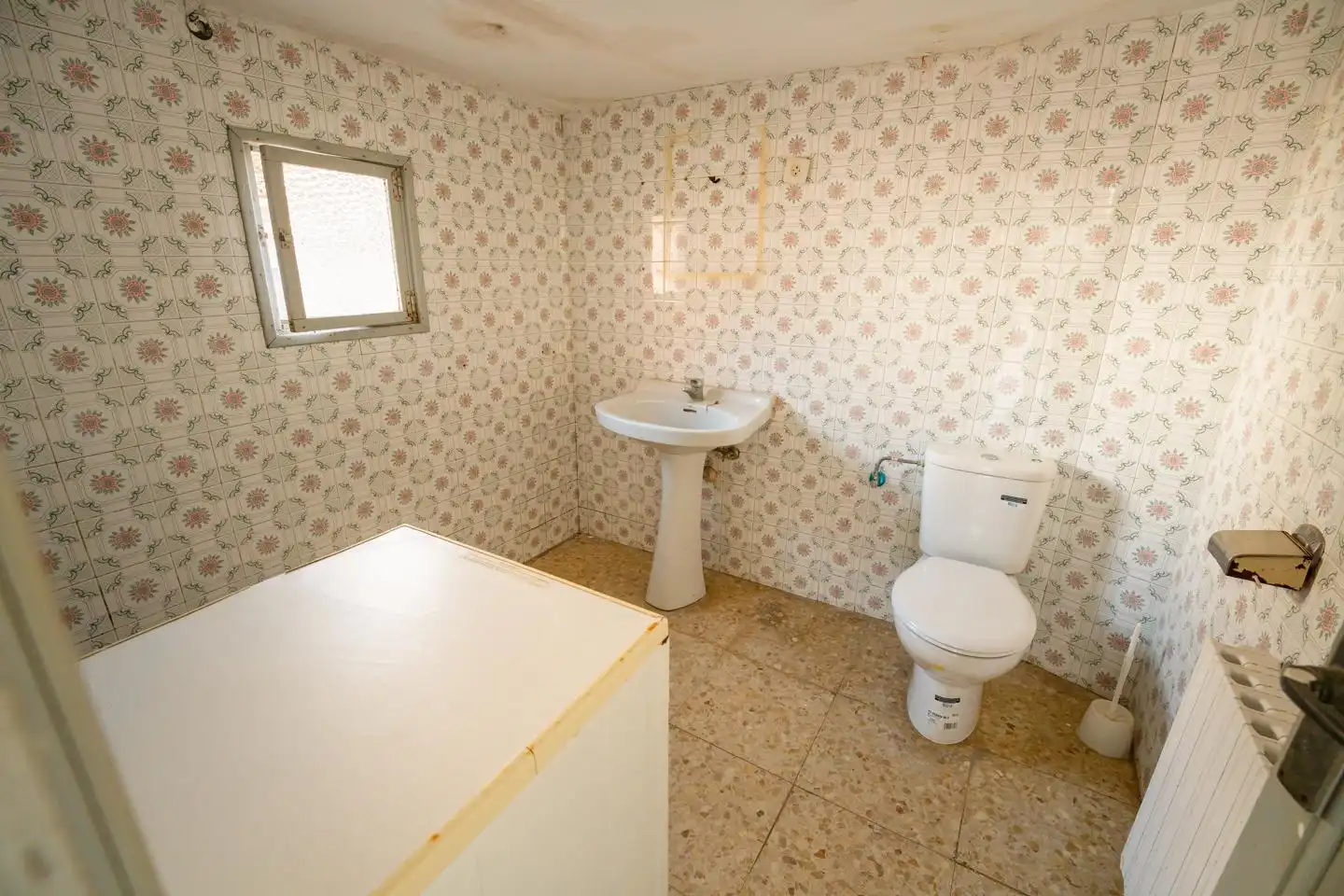 Baño de Casa adosada en venta en Paniza con Calefacción y Jardín privado