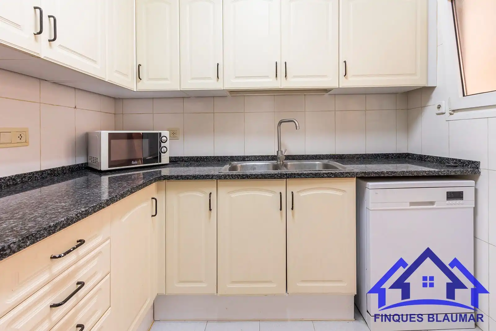 Cocina de Piso en venta en Pineda de Mar con Terraza