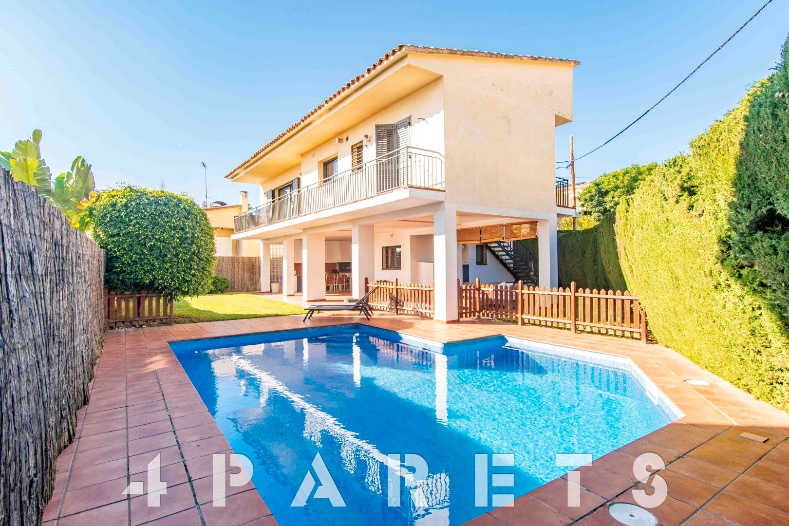 Vista exterior de Casa o chalet en venta en Premià de Dalt con Aire acondicionado, Calefacción y Jardín privado