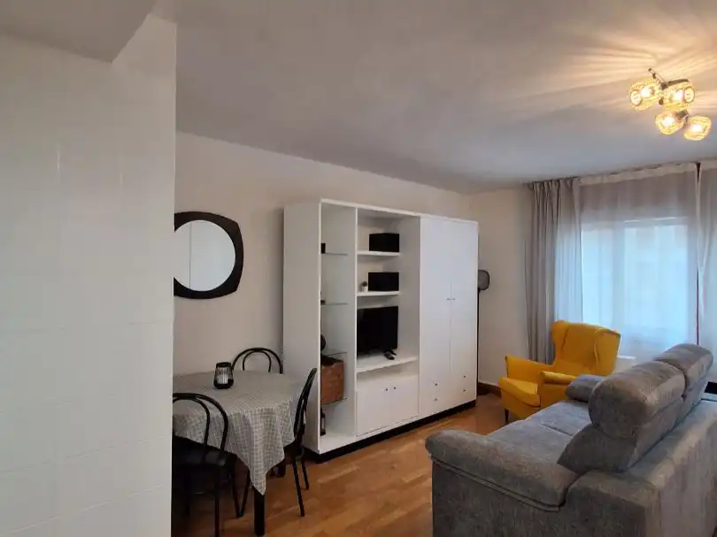 Wohnzimmer von Wohnungen zur Miete in Casco Urbano