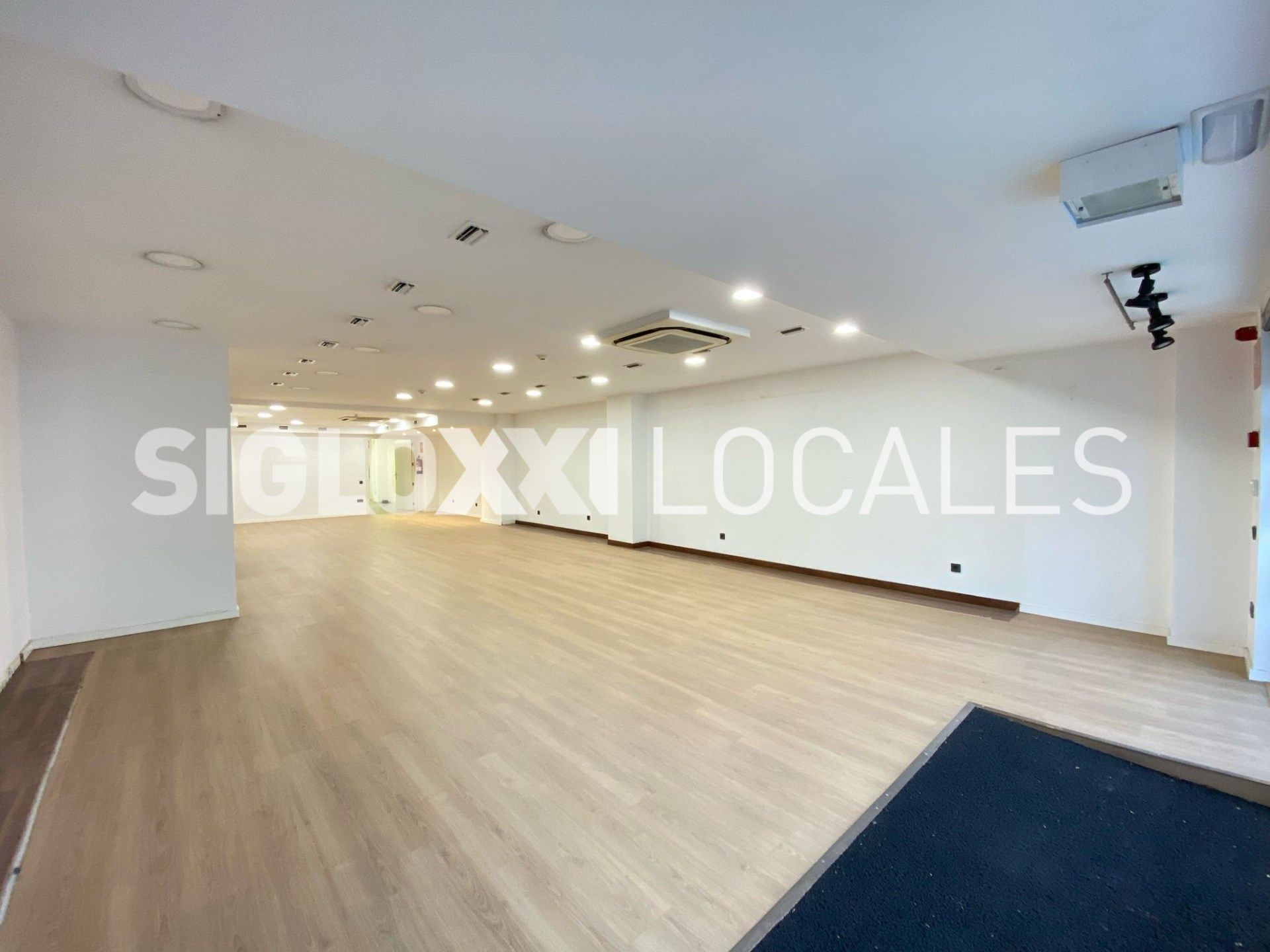 Premises to rent in  Barcelona Capital  with Air Conditioner