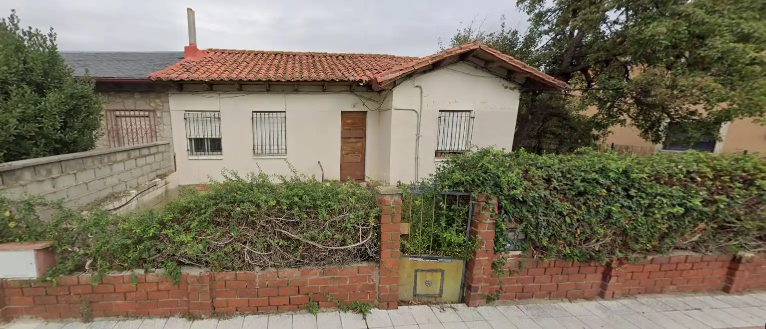 Vista exterior de Casa o chalet en venta en León Capital  con Jardín privado