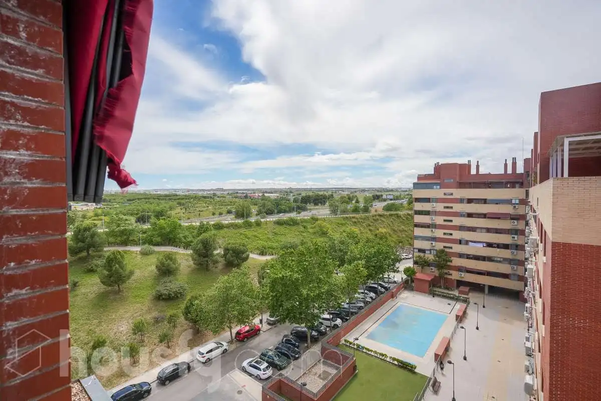 Exterior view of Flat for sale in Madrid  with Air Conditioner, Heating and Private garden