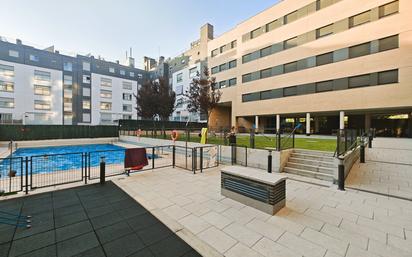 Piscina de Pis en venda en  Madrid Capital amb Terrassa